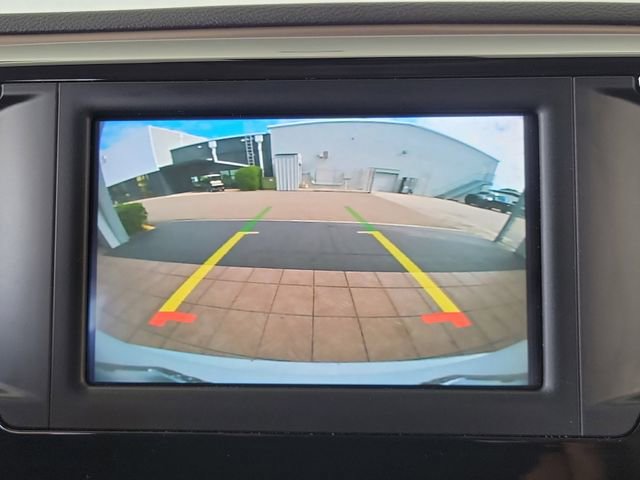 Used 2024 Chrysler Voyager LX image 14