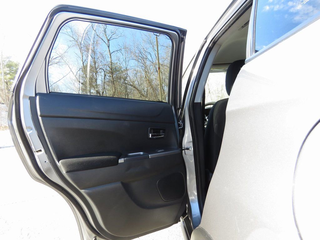 Used 2019 Mitsubishi Outlander Sport SE image 18