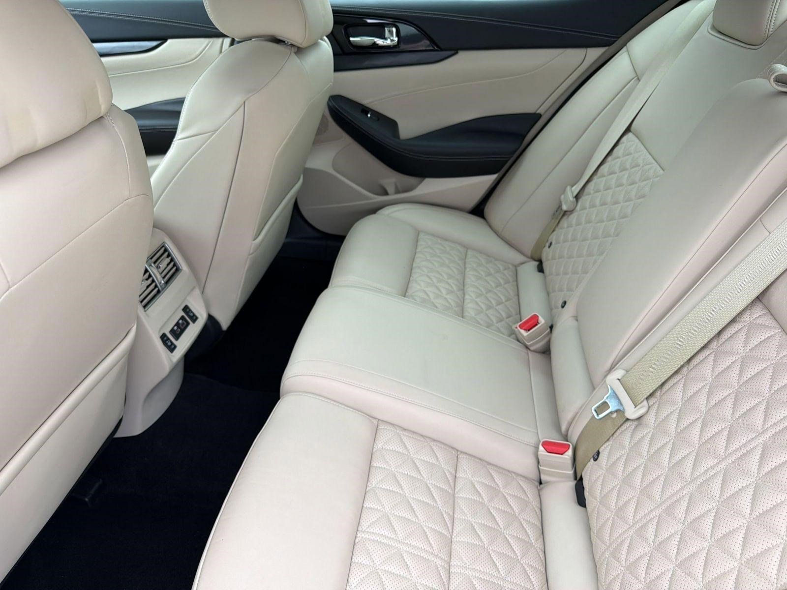 Used 2022 Nissan Maxima Platinum w/ Sport Mat Group FWD image 26