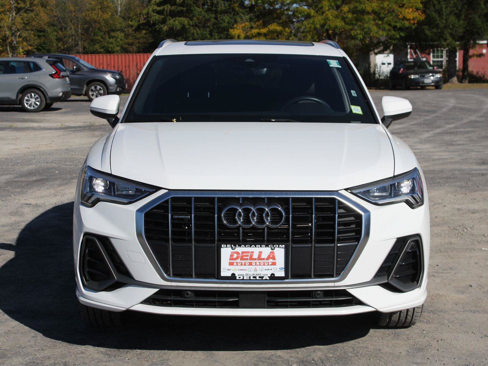 Used 2025 Audi Q3 2.0T Premium AWD/4WD image 2