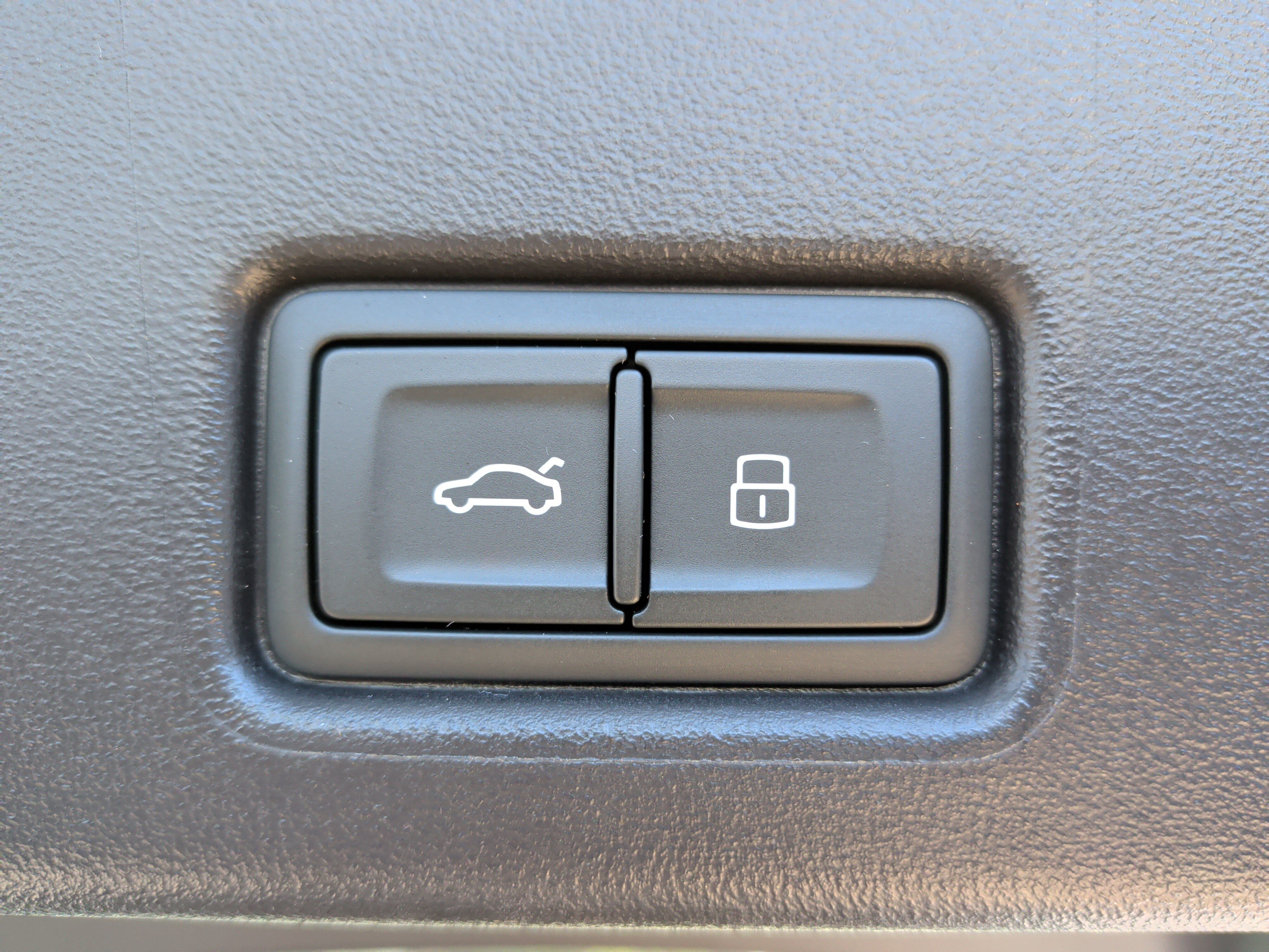 Certified 2023 Audi Q4 e-tron Premium Plus w/ Premium Plus AWD/4WD image 39