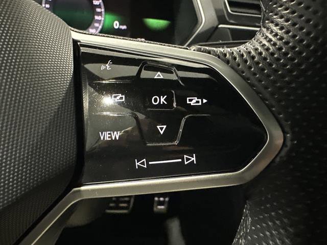 Certified 2024 Volkswagen Tiguan SE R-Line image 33
