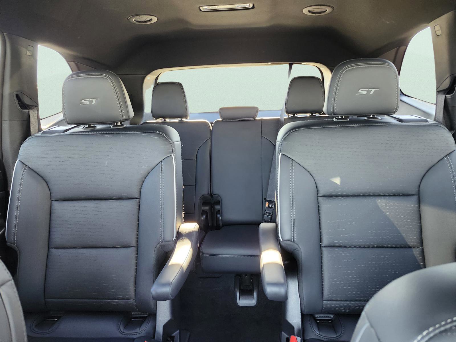 Used 2025 Buick Enclave Sport Touring image 28