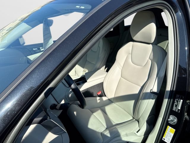Certified 2023 Volvo XC60 T8 Ultimate w/ Climate Package AWD/4WD image 16