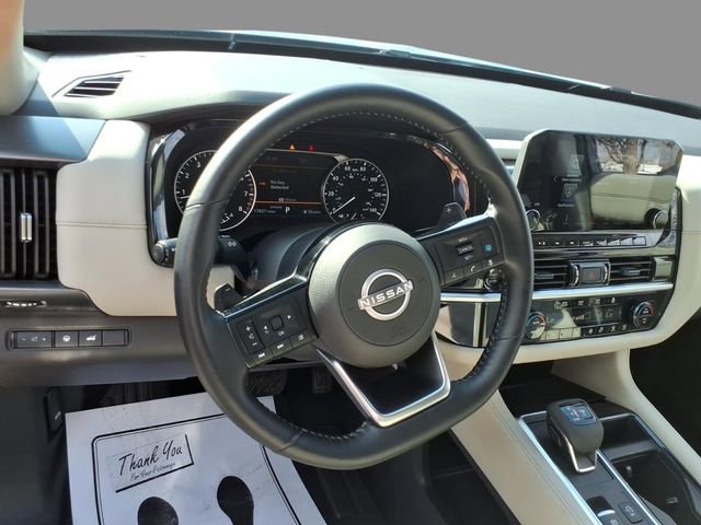 Used 2025 Nissan Pathfinder SL FWD image 21
