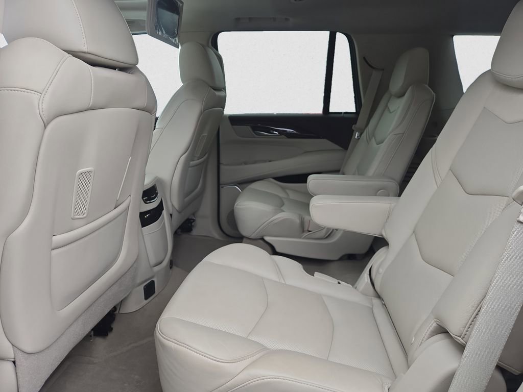 Used 2016 Cadillac Escalade Luxury image 16