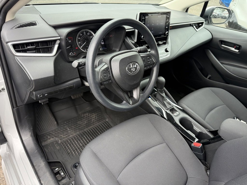 Used 2021 Toyota Corolla LE image 21