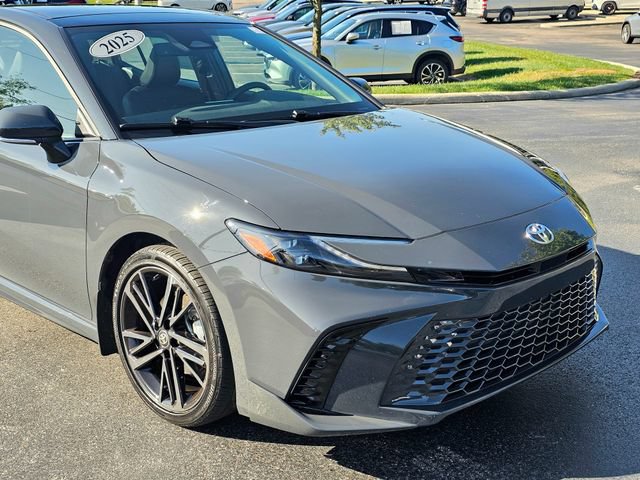 Used 2025 Toyota Camry XSE FWD image 2