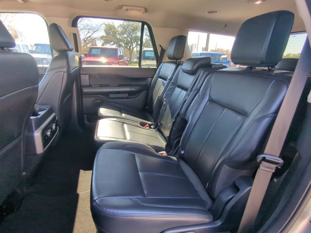 Used 2024 Ford Expedition XLT image 16