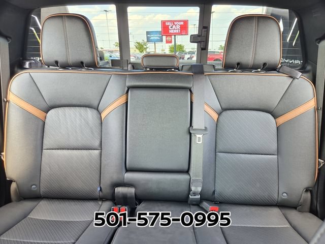 Used 2025 GMC Canyon AT4 w/ Nightfall Edition AWD/4WD image 15