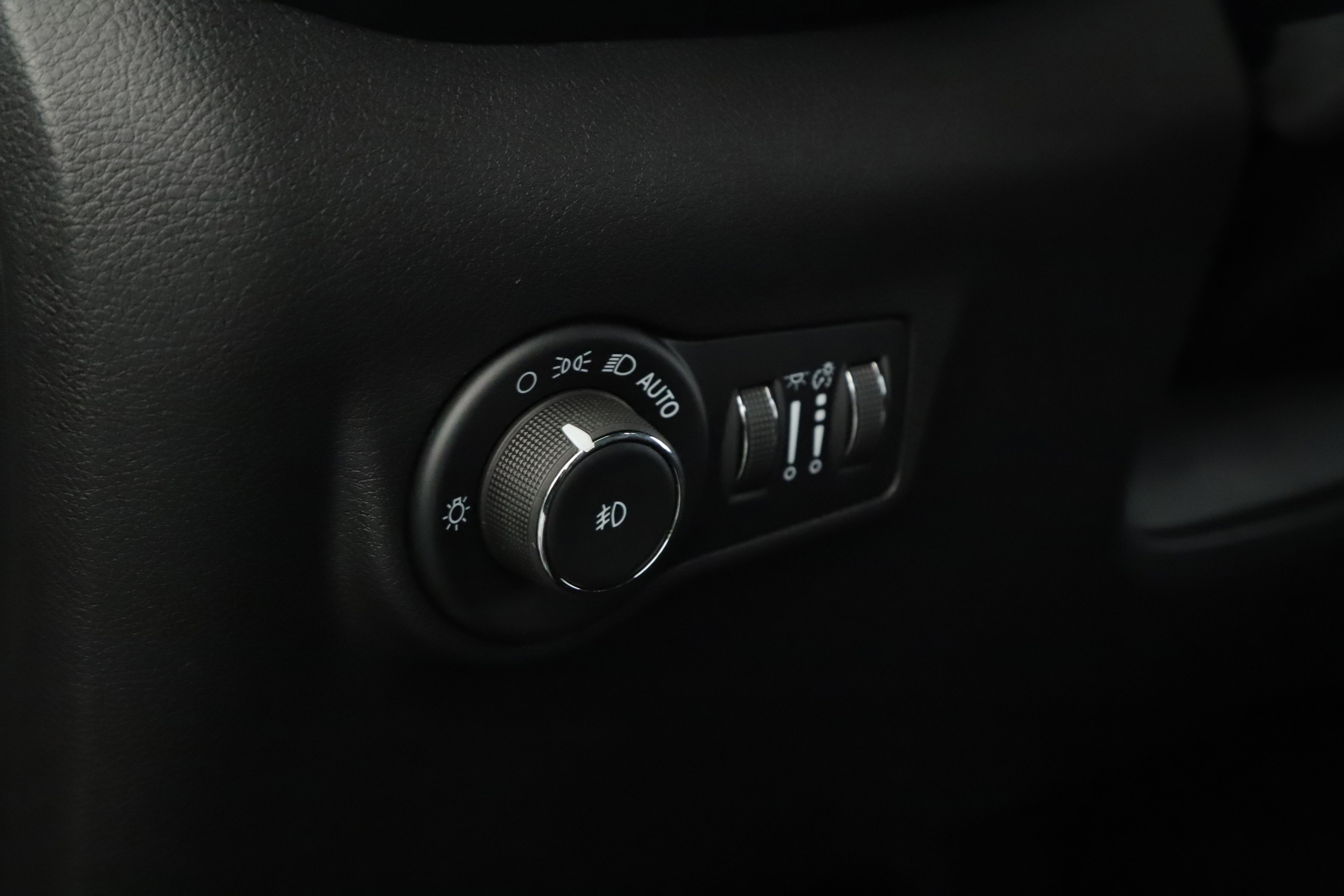 New 2026 Jeep Compass Limited w/ Sun, Sound & Navigation Group image 7