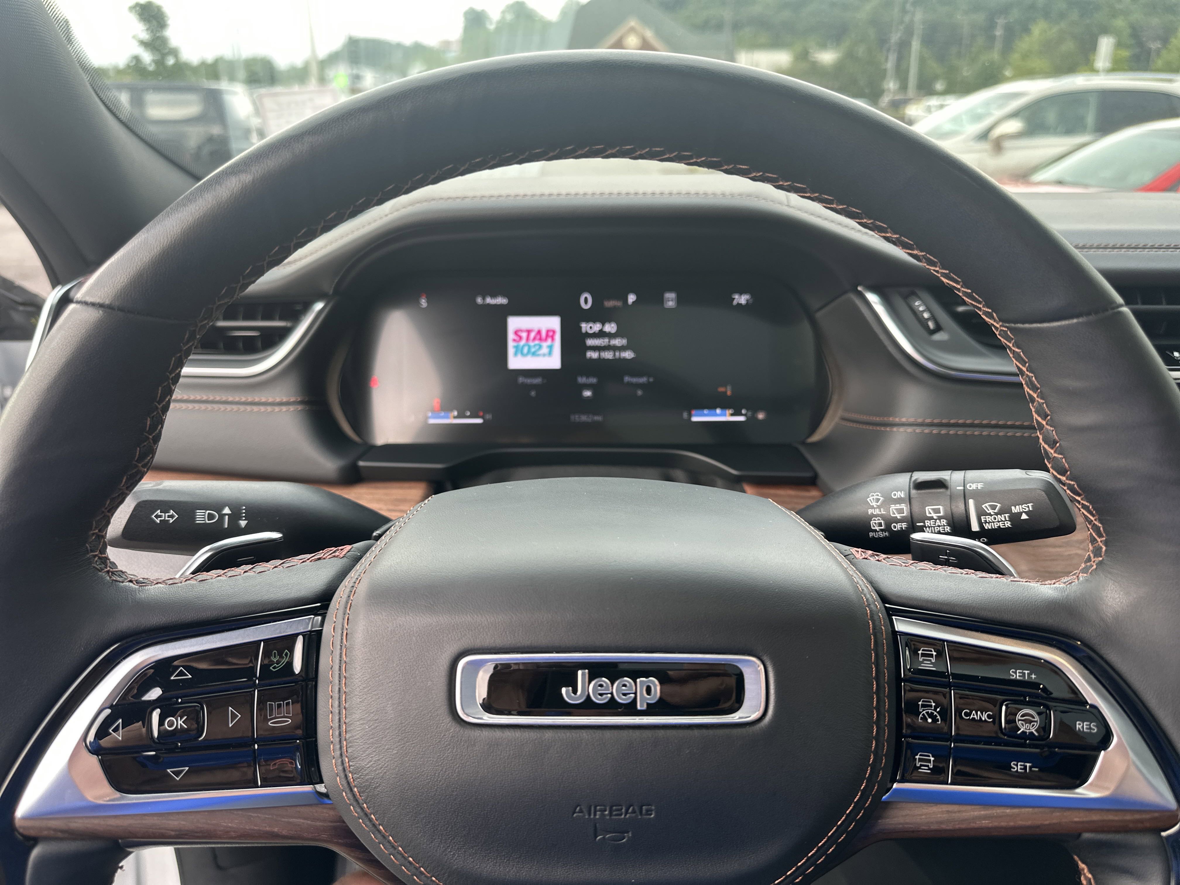 Used 2024 Jeep Grand Cherokee Summit image 39