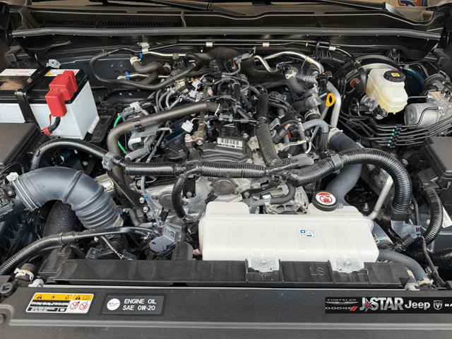 Used 2025 Toyota 4Runner SR5 AWD/4WD image 30