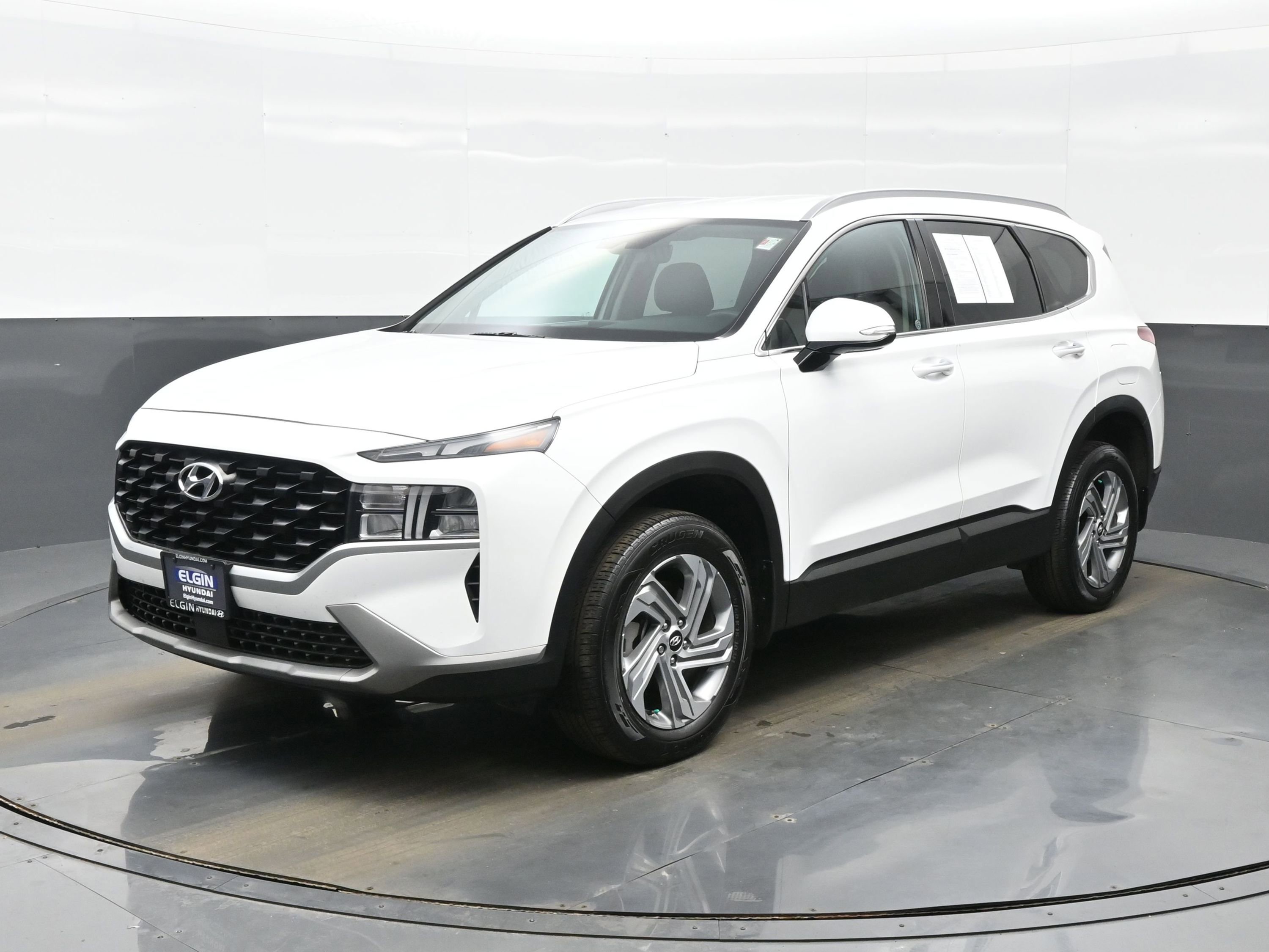 Used 2023 Hyundai Santa Fe SEL image 2