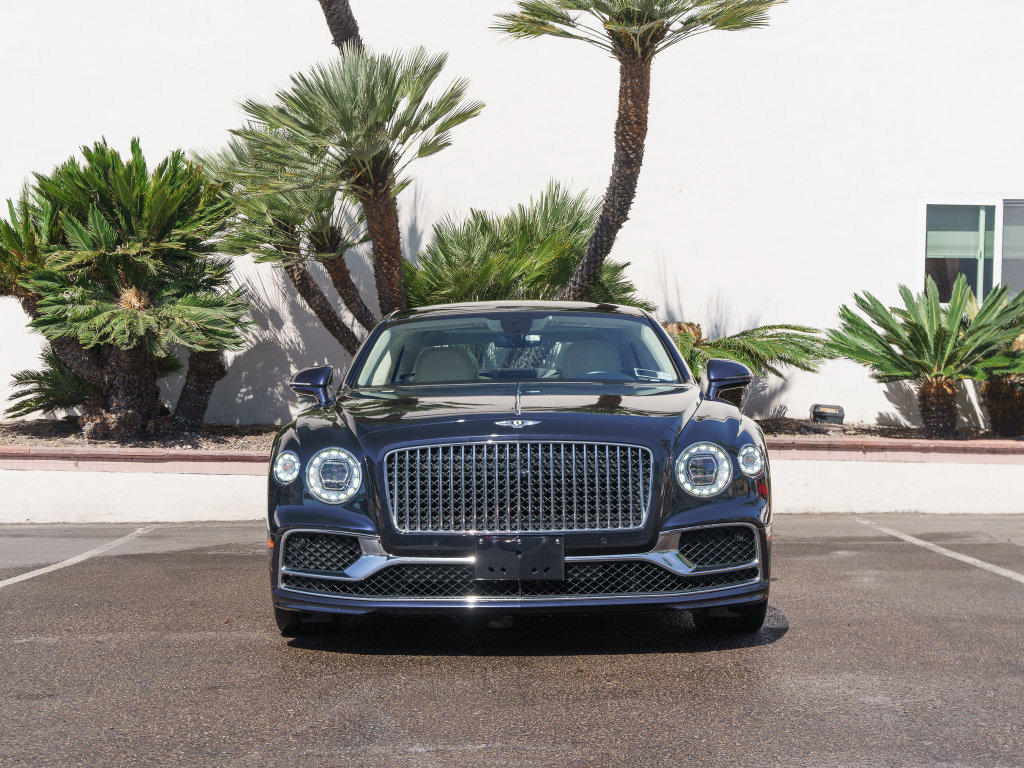 Used 2023 Bentley Flying Spur Plug-In Hybrid AWD/4WD image 35