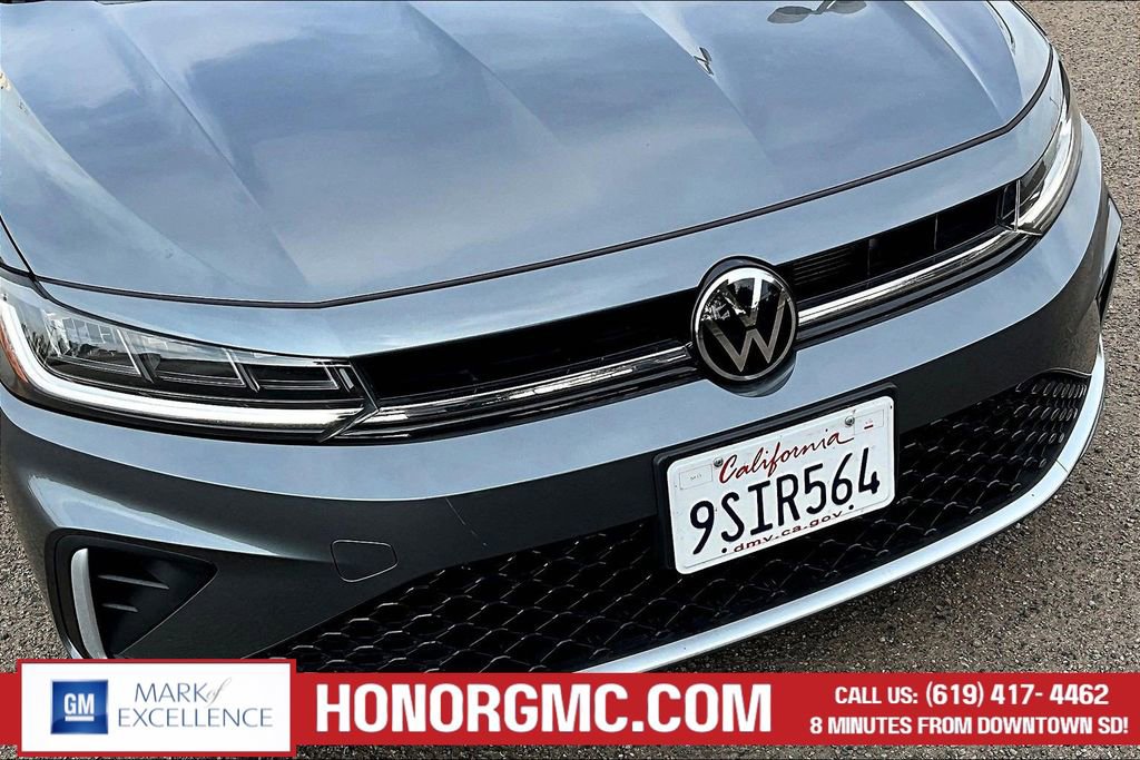 Used 2025 Volkswagen Jetta SE FWD image 31