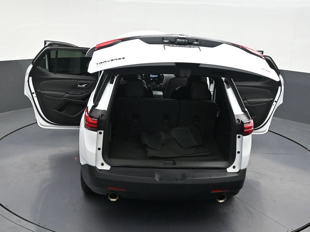 Used 2024 Chevrolet Traverse RS FWD image 40