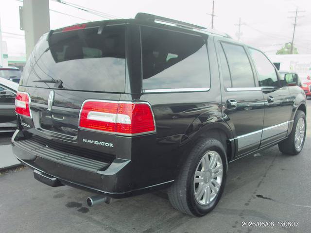 Used 2014 Lincoln Navigator 4WD image 3