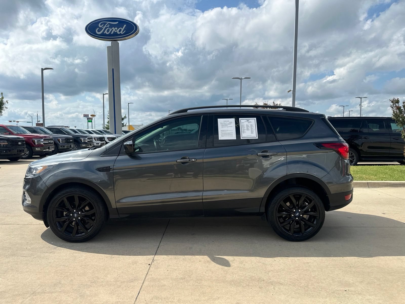 Used 2019 Ford Escape SE FWD video 2