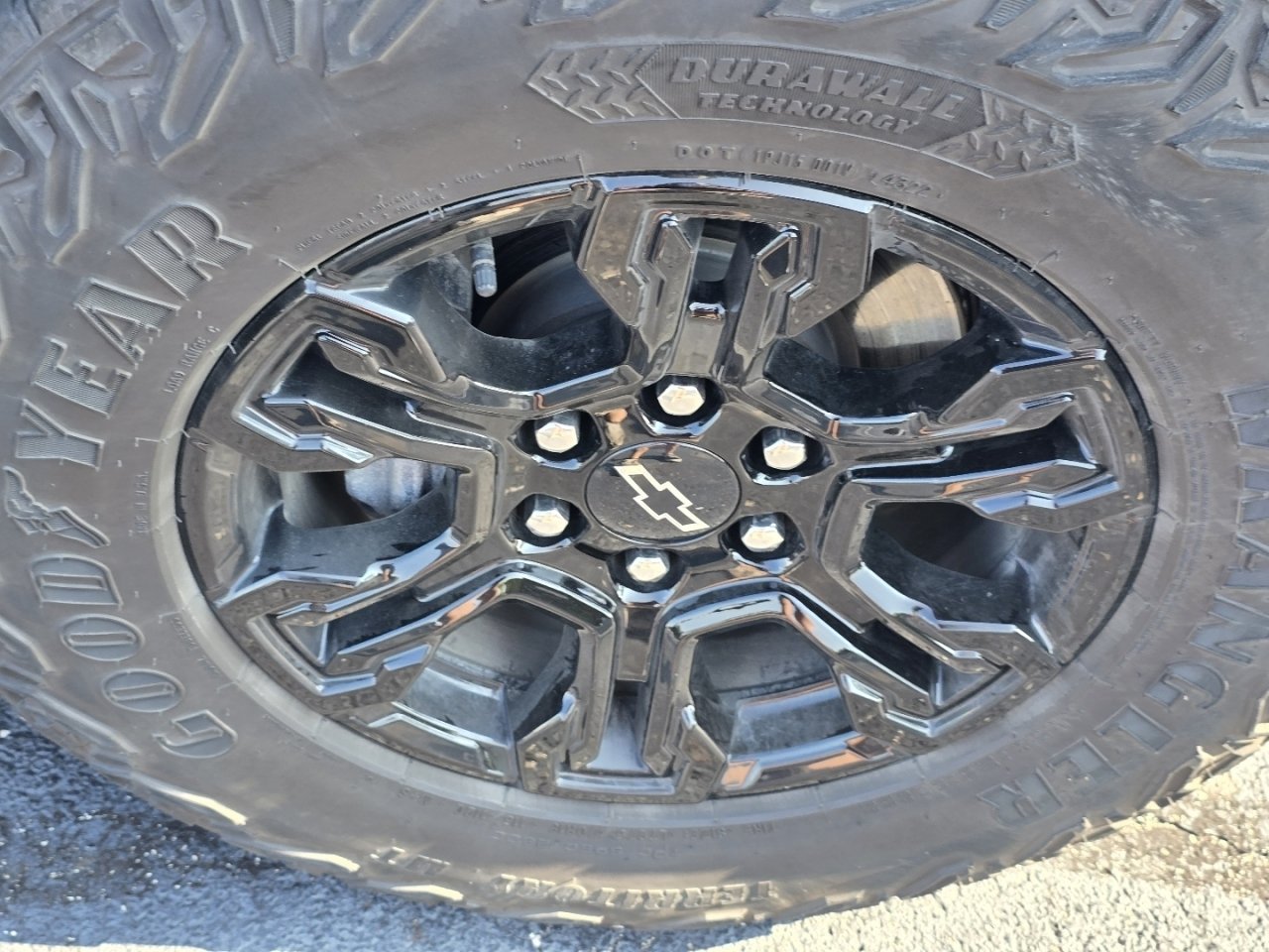 Used 2023 Chevrolet Silverado 1500 ZR2 w/ Technology Package AWD/4WD image 15