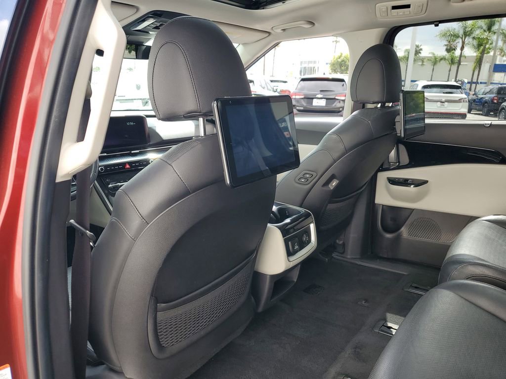 Used 2022 Kia Carnival SX Prestige image 15