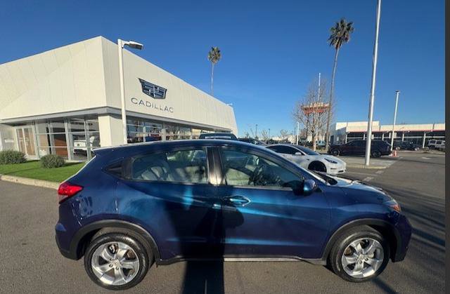 Used 2017 Honda HR-V LX image 4