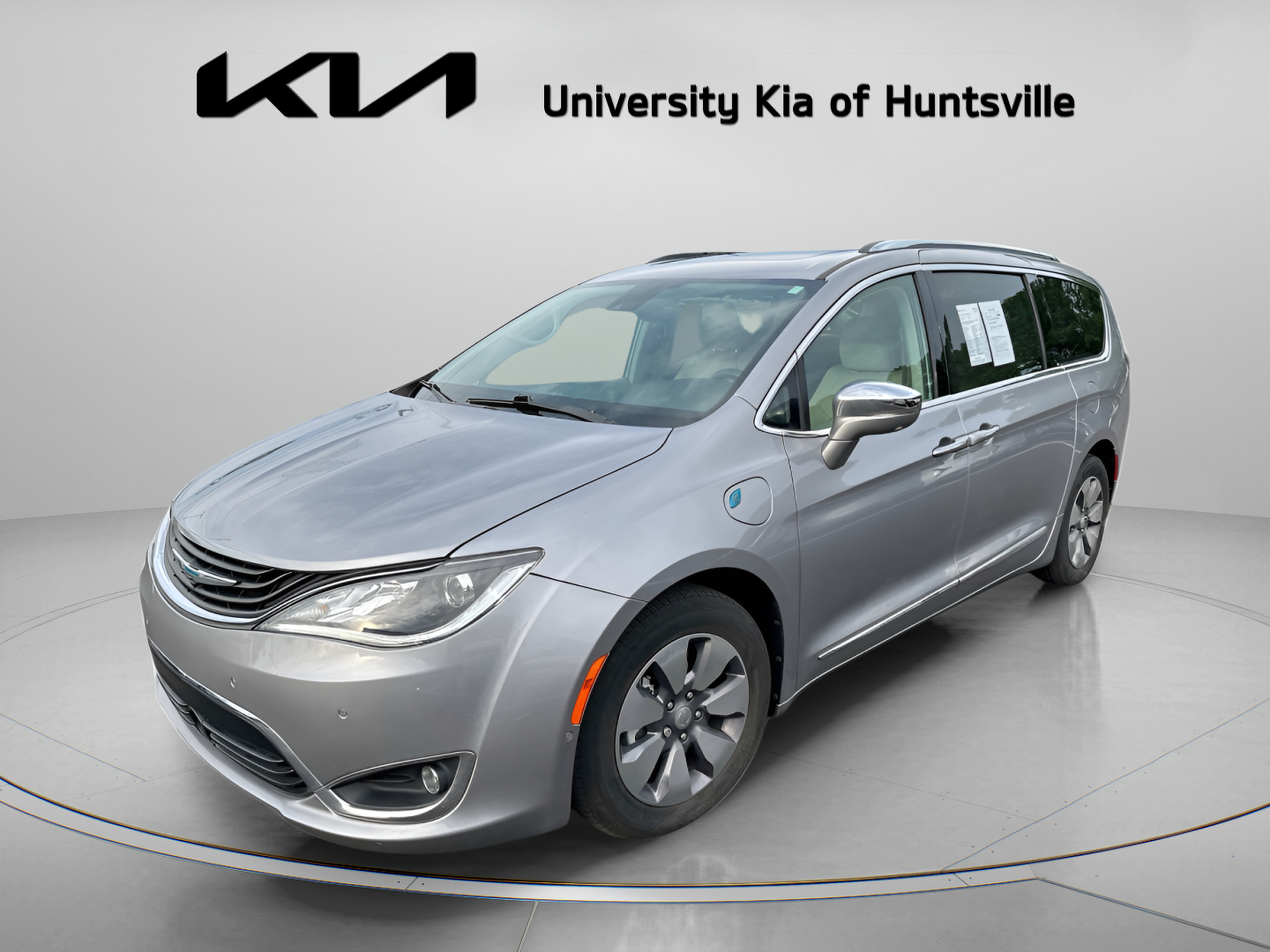 Used 2018 Chrysler Pacifica Limited w/ Advanced Safetytec Group FWD image 4
