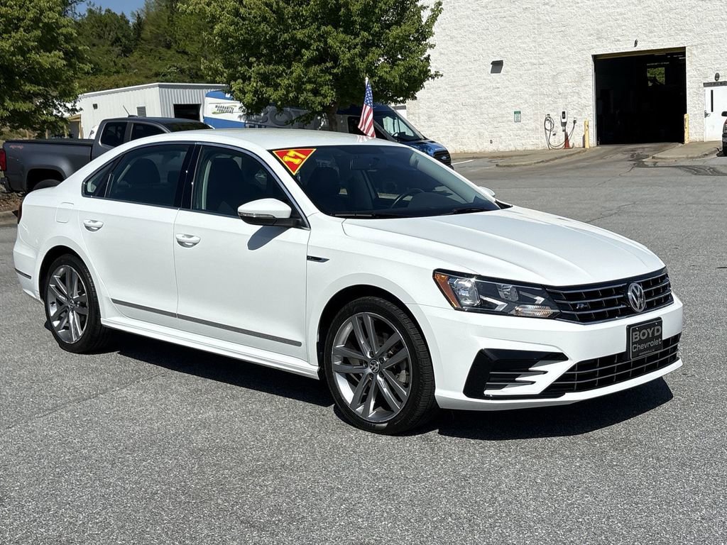 Used 2017 Volkswagen Passat 1.8T R-Line FWD image 5