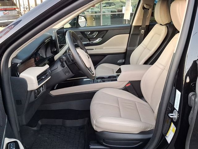 Certified 2025 Lincoln Corsair Reserve w/ Jet Appearance Package AWD/4WD image 10