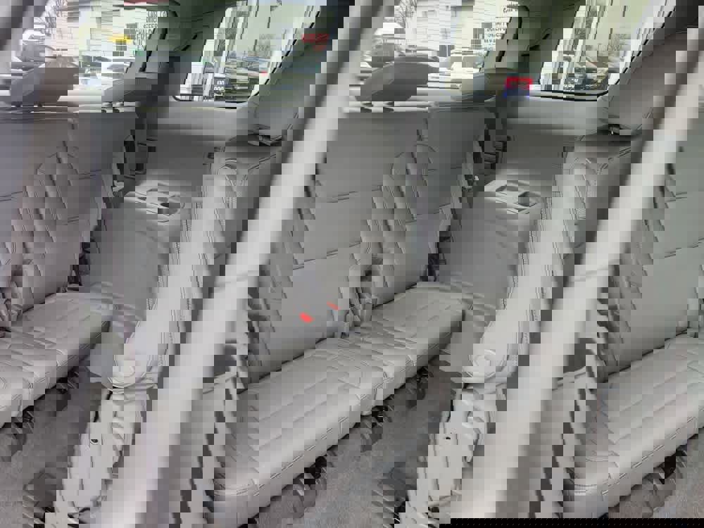 Used 2023 GMC Acadia SLT image 13