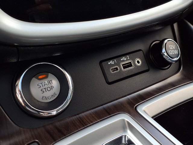 Used 2019 Nissan Murano Platinum w/ Cargo Package FWD image 13