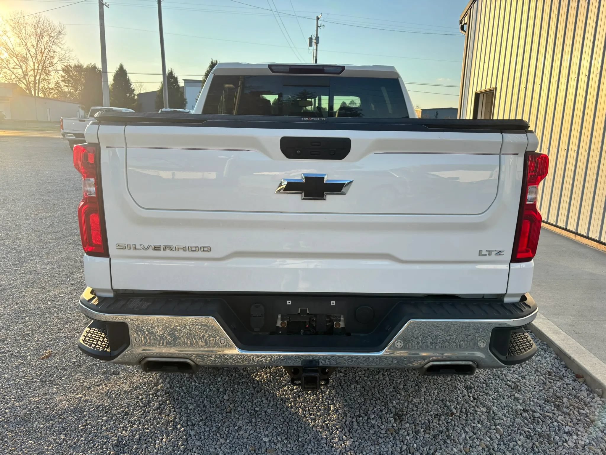 Used 2021 Chevrolet Silverado 1500 LTZ AWD/4WD image 5