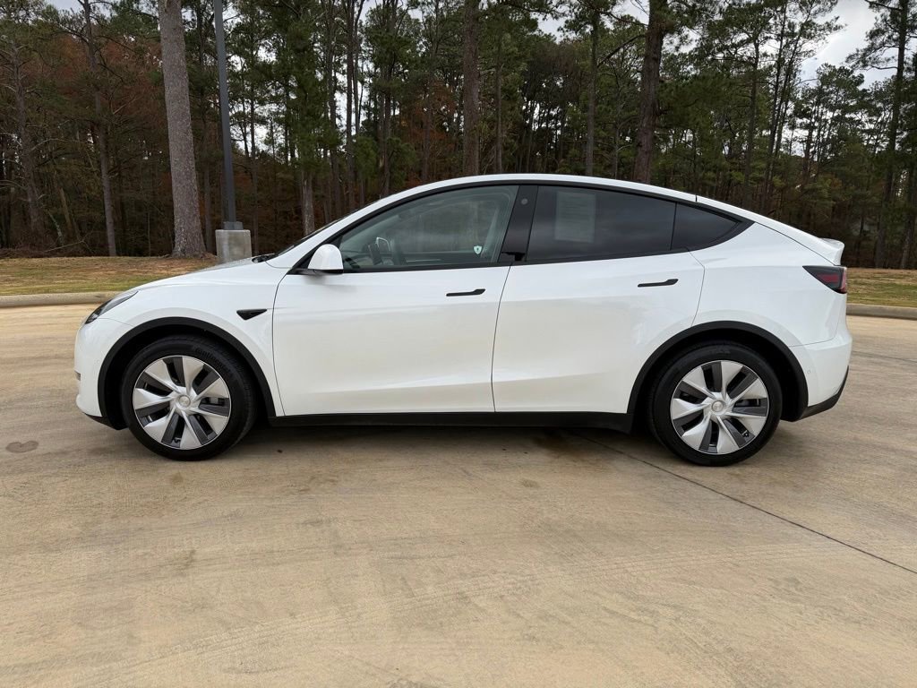 Used 2022 Tesla Model Y Long Range image 2