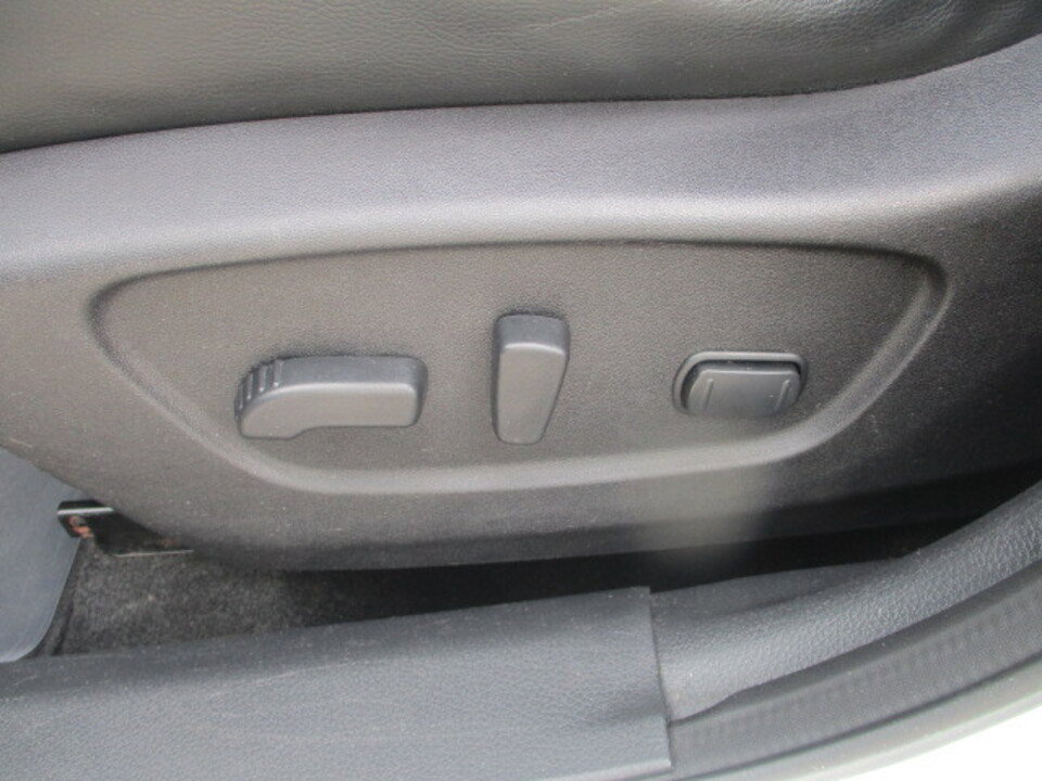 Used 2014 Nissan Rogue SL image 24