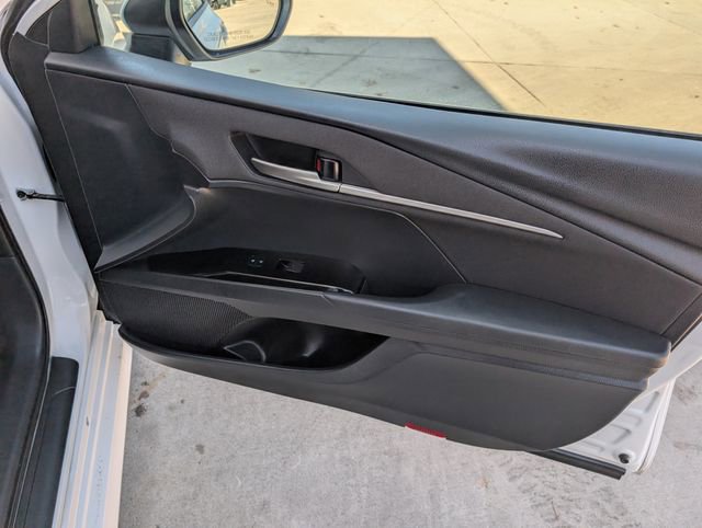 Used 2025 Toyota Camry LE FWD image 32