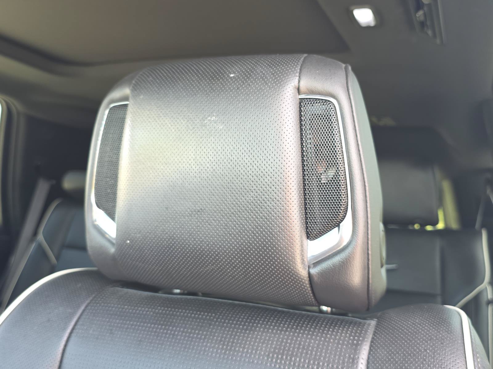 Used 2023 Cadillac Escalade Premium Luxury RWD image 21