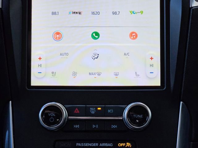 Used 2024 Ford Edge Titanium image 24