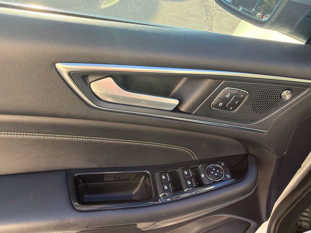 Used 2019 Ford Edge Titanium w/ Equipment Group 301A AWD/4WD image 22