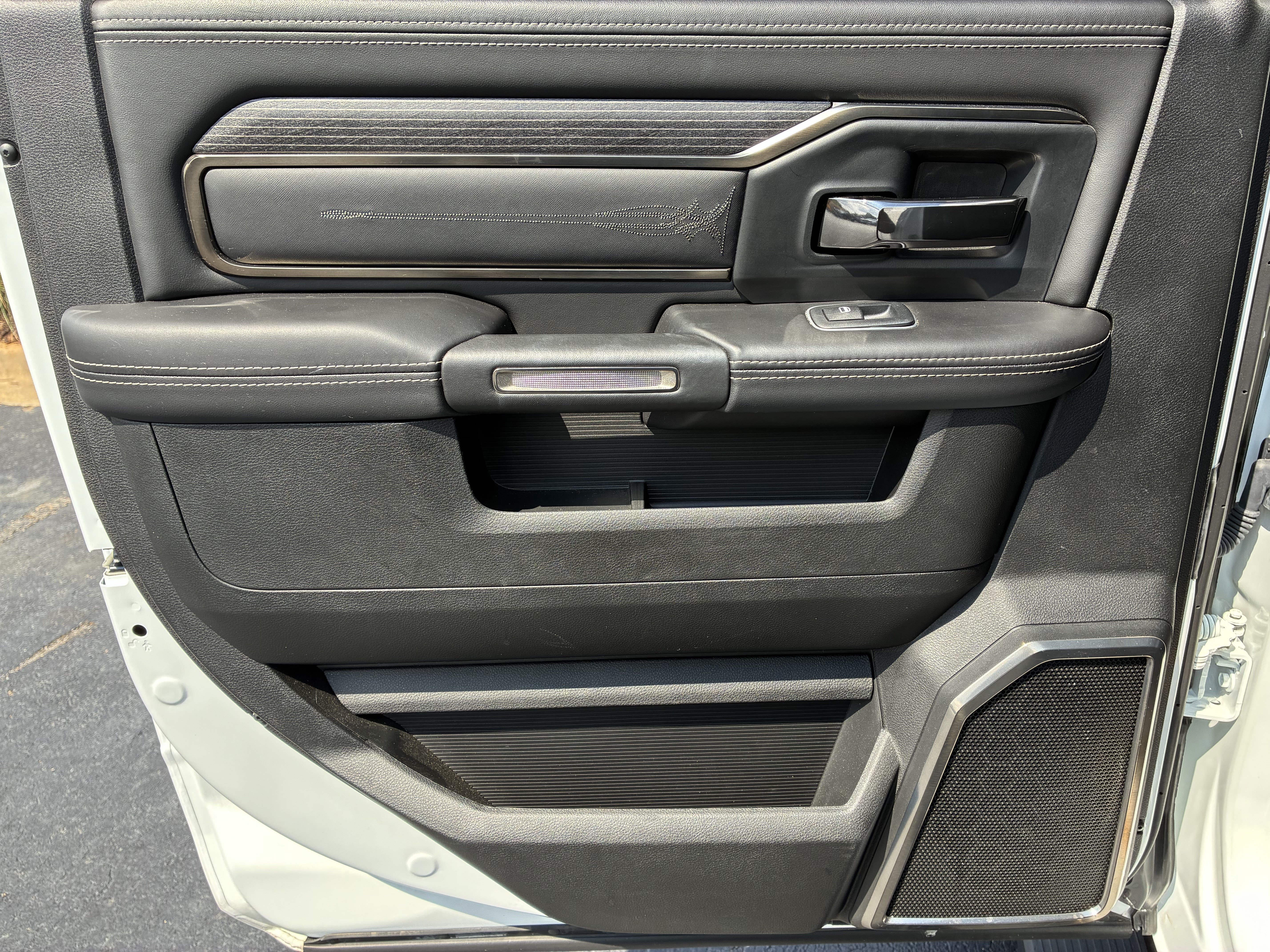 Used 2023 RAM 2500 Limited w/ Night Edition AWD/4WD image 19