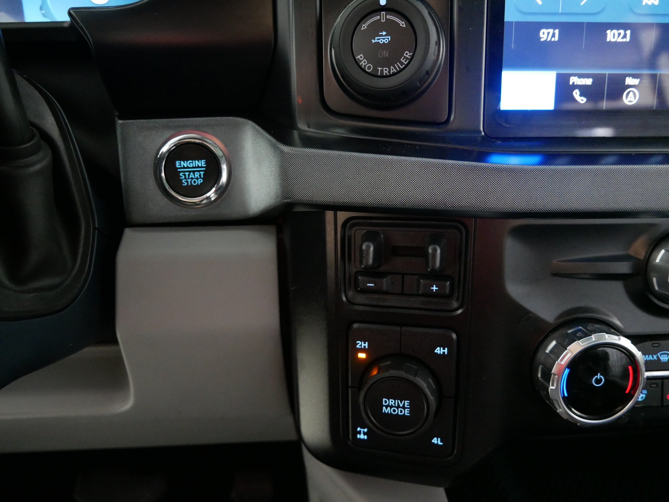 Used 2023 Ford F350 Limited w/ FX4 Off-Road Package AWD/4WD image 29