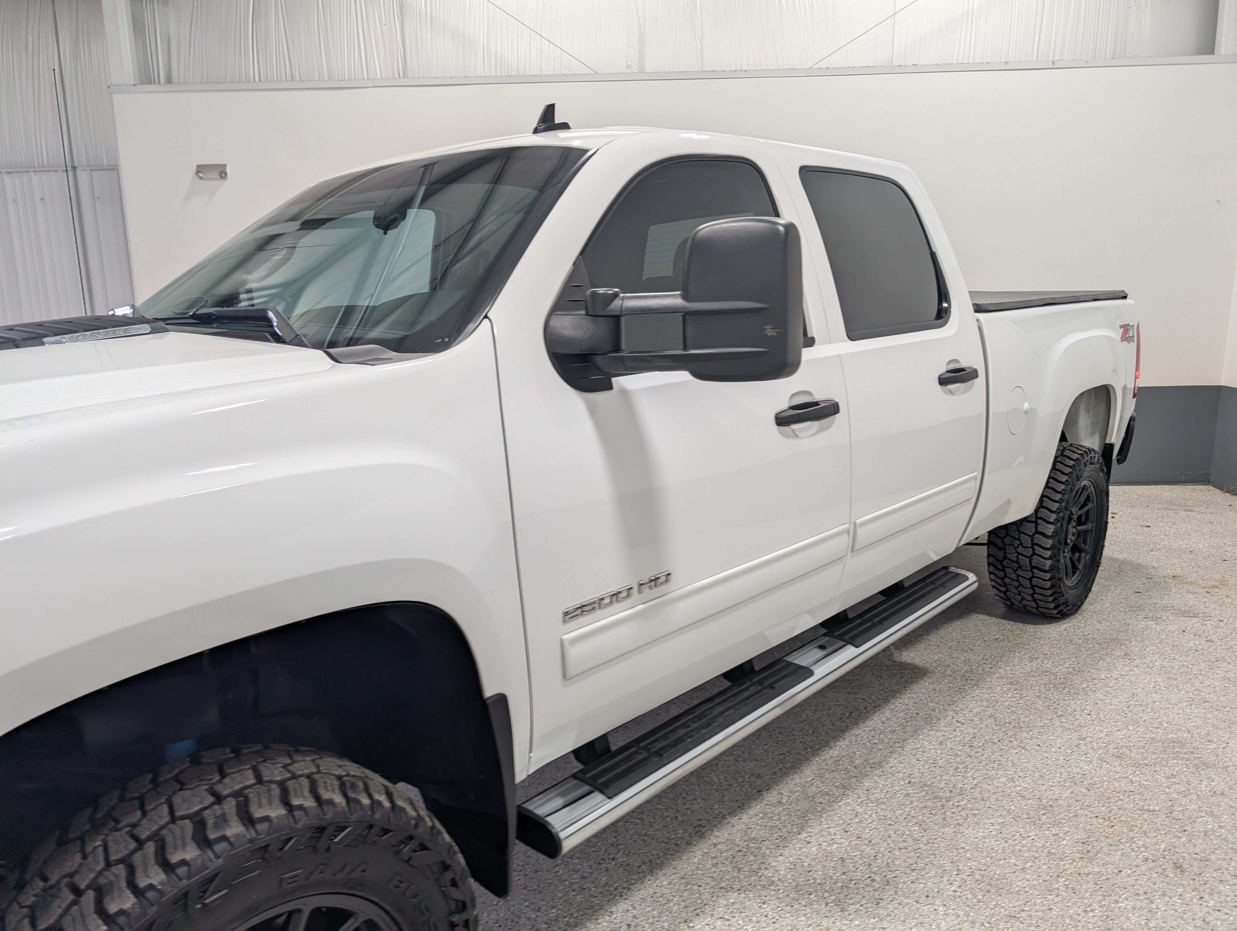 Used 2014 GMC Sierra 2500 SLE w/ SLE Preferred Package AWD/4WD image 7