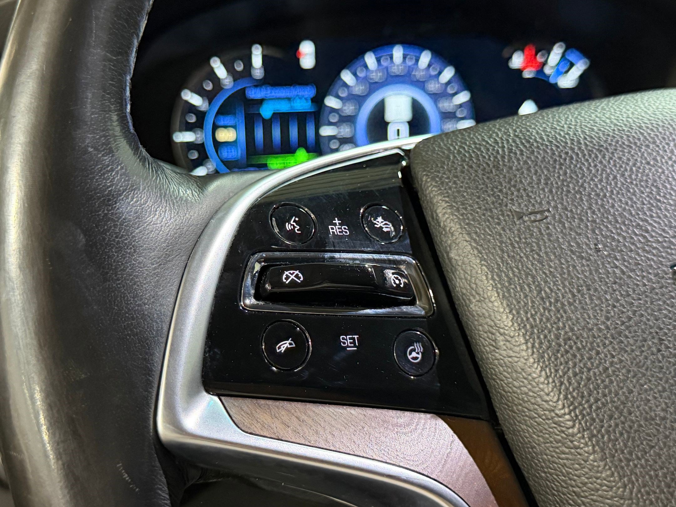 Used 2019 Cadillac Escalade Premium Luxury w/ LPO, Radiant Package AWD/4WD image 15