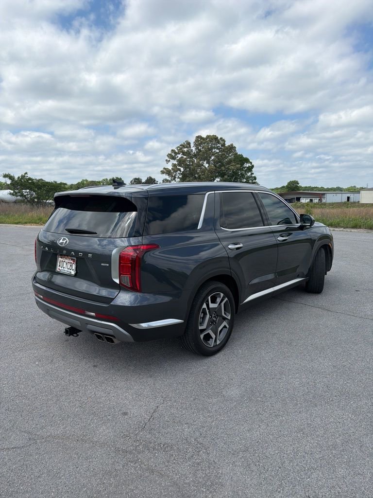 Used 2025 Hyundai Palisade Limited AWD/4WD image 2
