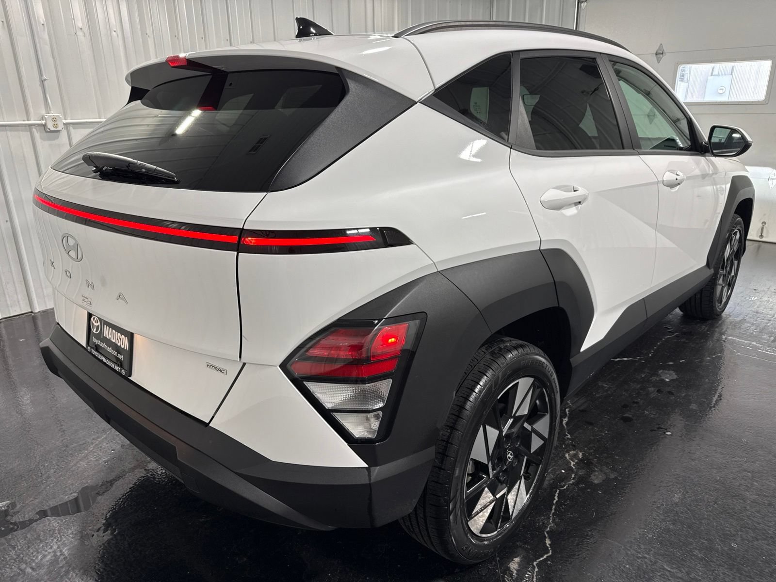 Used 2025 Hyundai Kona SEL AWD/4WD image 4