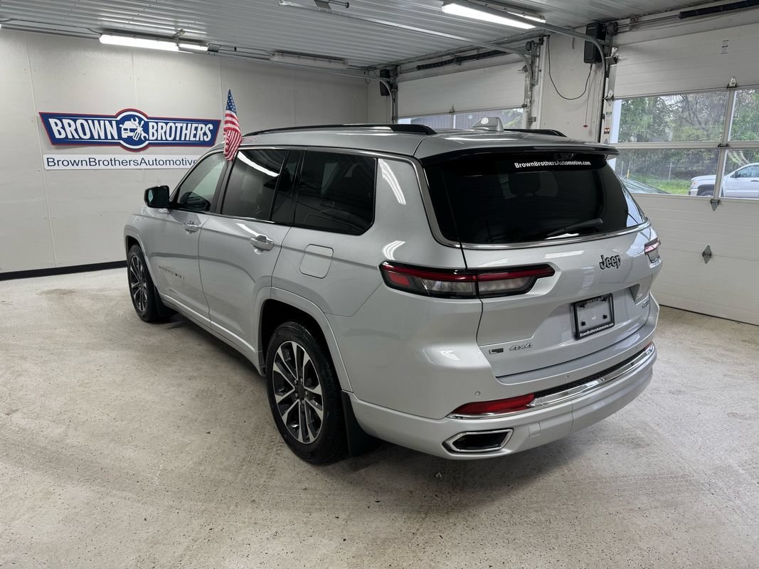 Used 2022 Jeep Grand Cherokee L Overland w/ Luxury Tech Group IV AWD/4WD image 4