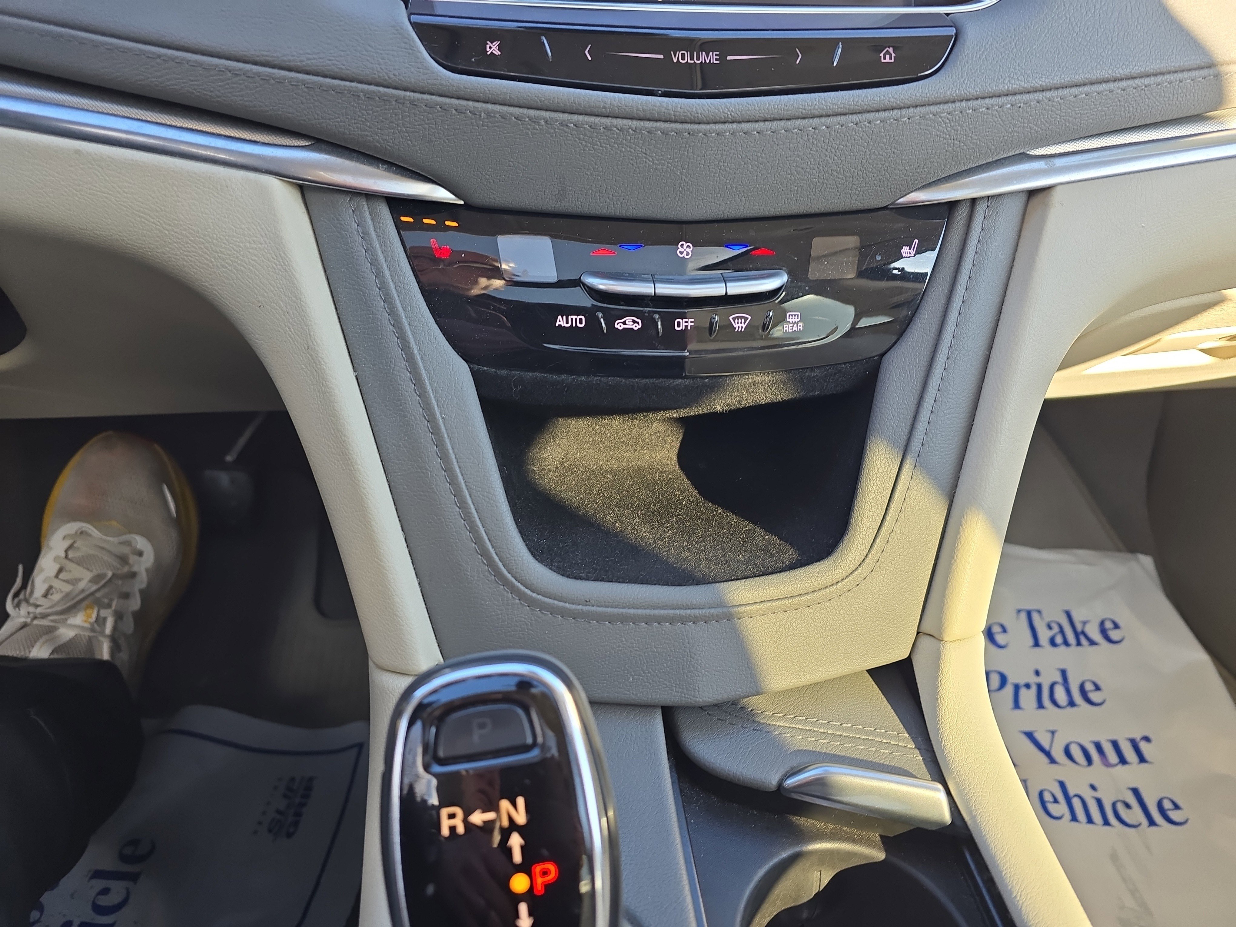 Used 2018 Cadillac XT5 Luxury w/ Driver Awareness Package image 27