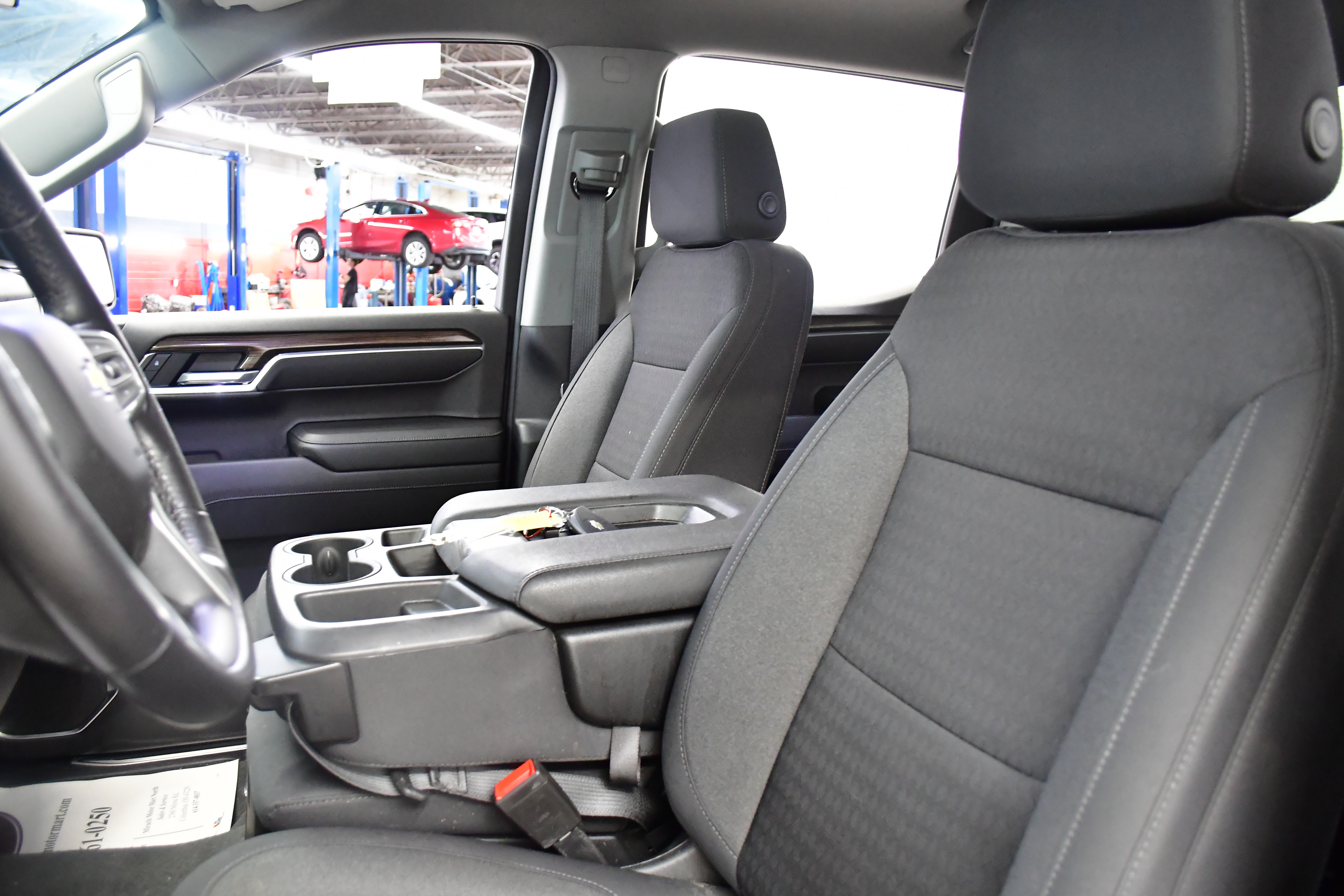 Used 2022 Chevrolet Silverado 1500 LT AWD/4WD image 9