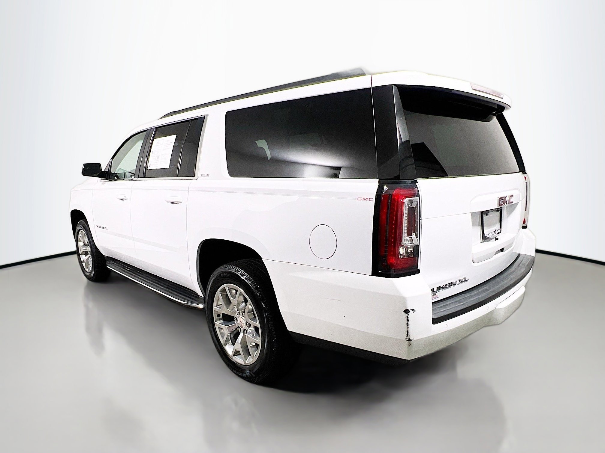 Used 2019 GMC Yukon XL SLE w/ SLE Value Package image 8