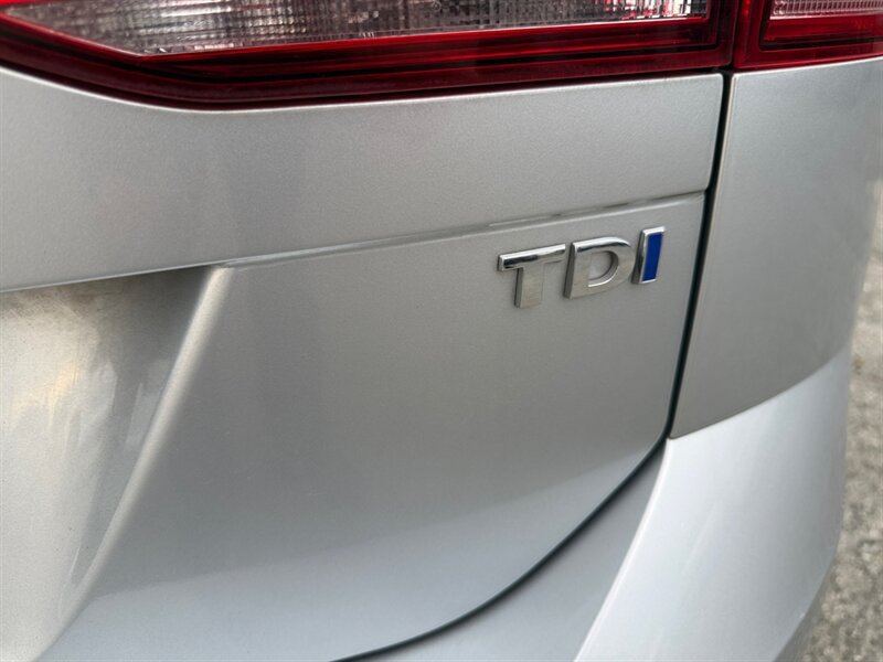 Used 2015 Volkswagen Golf TDI SE FWD image 17
