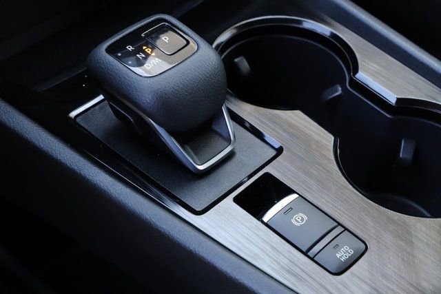 Used 2023 Nissan Rogue S image 28